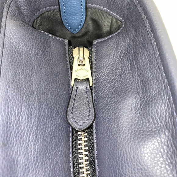 COACH Leather Bag - Picture 6 of 7